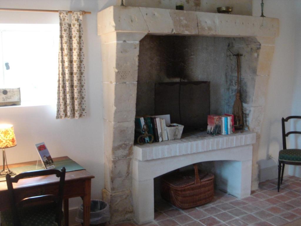 אפרטהוטל לוצ'ס Manoir De La Rousselliere חדר תמונה